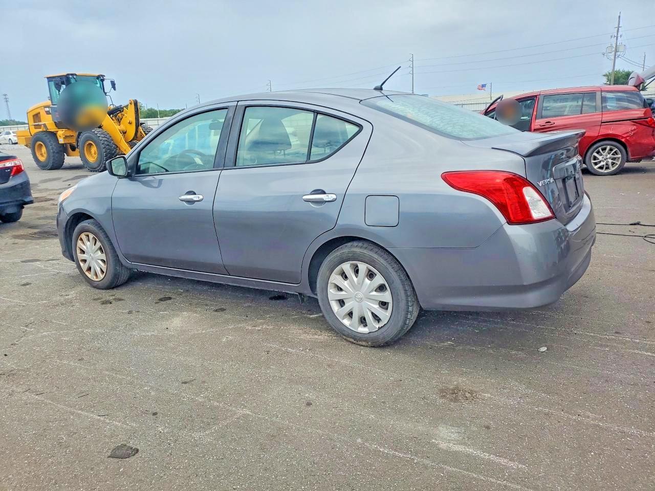 2017 NISSAN VERSA 1.6 SV — снимка 2