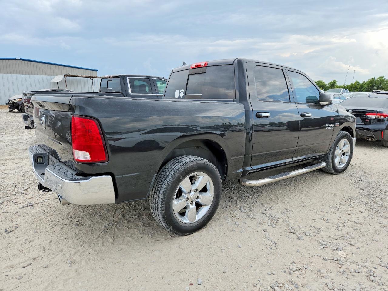 2016 RAM 1500 SLT — снимка 3