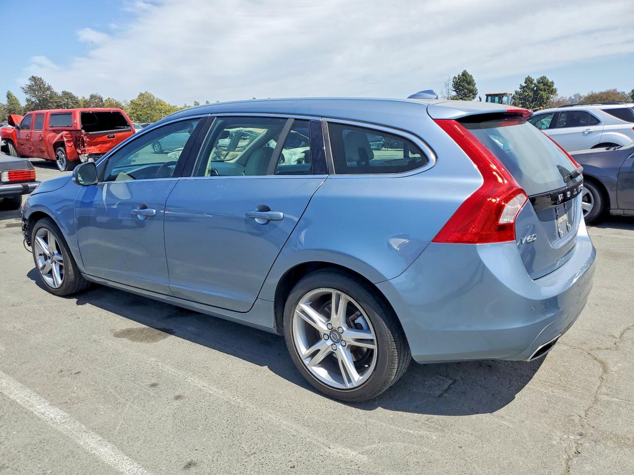 2017 VOLVO V60 T5 PLATINUM — снимка 2