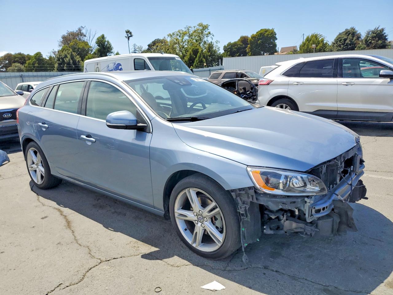 2017 VOLVO V60 T5 PLATINUM — снимка 4