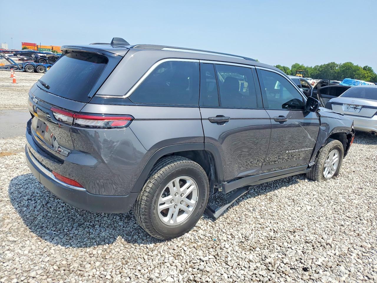 2024 JEEP GRAND CHEROKEE LAREDO — снимка 3