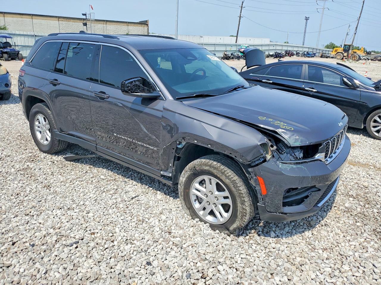 2024 JEEP GRAND CHEROKEE LAREDO — снимка 4