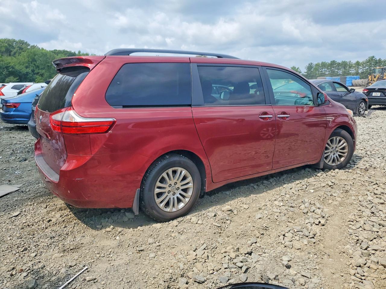 2017 TOYOTA SIENNA XLE 8-PASSENGER — снимка 3