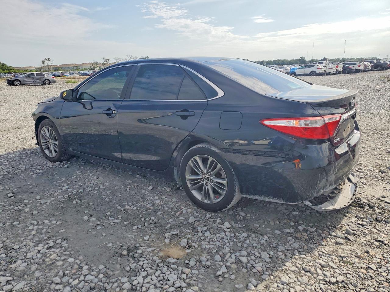 2015 TOYOTA CAMRY SE — снимка 2