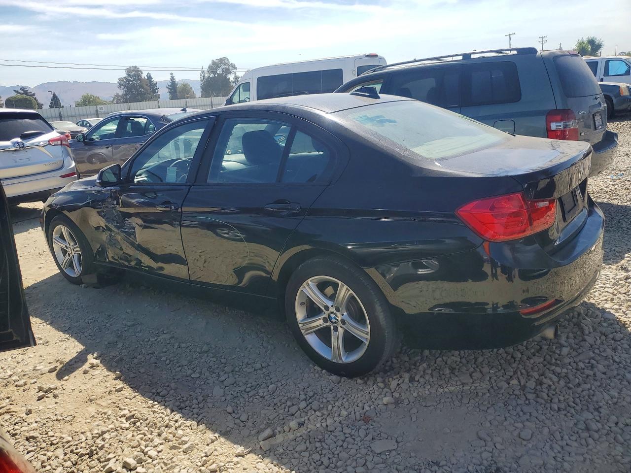2014 BMW 320 I — снимка 2