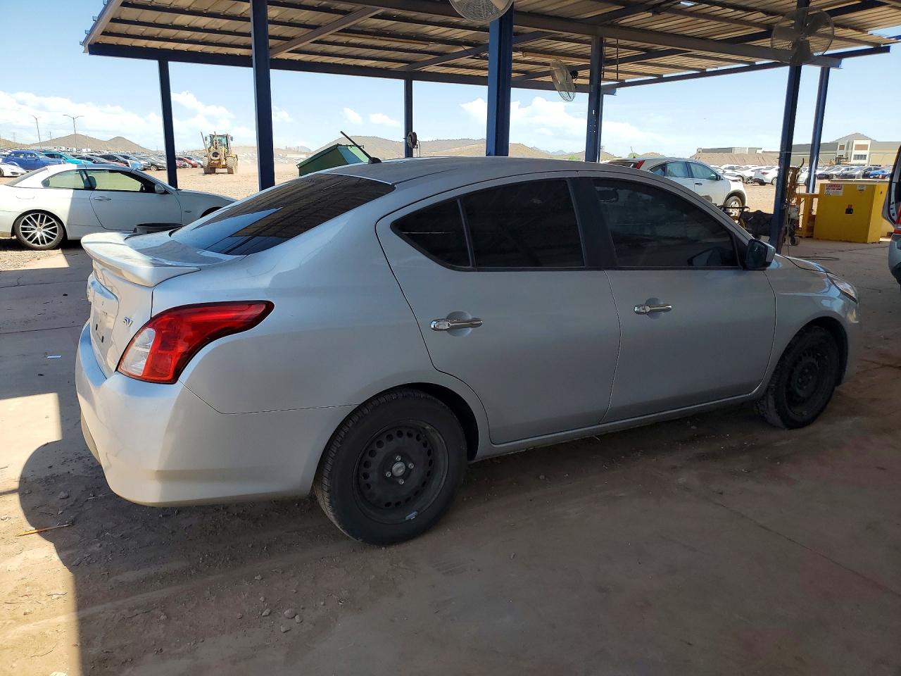 2017 NISSAN VERSA 1.6 SV — снимка 3