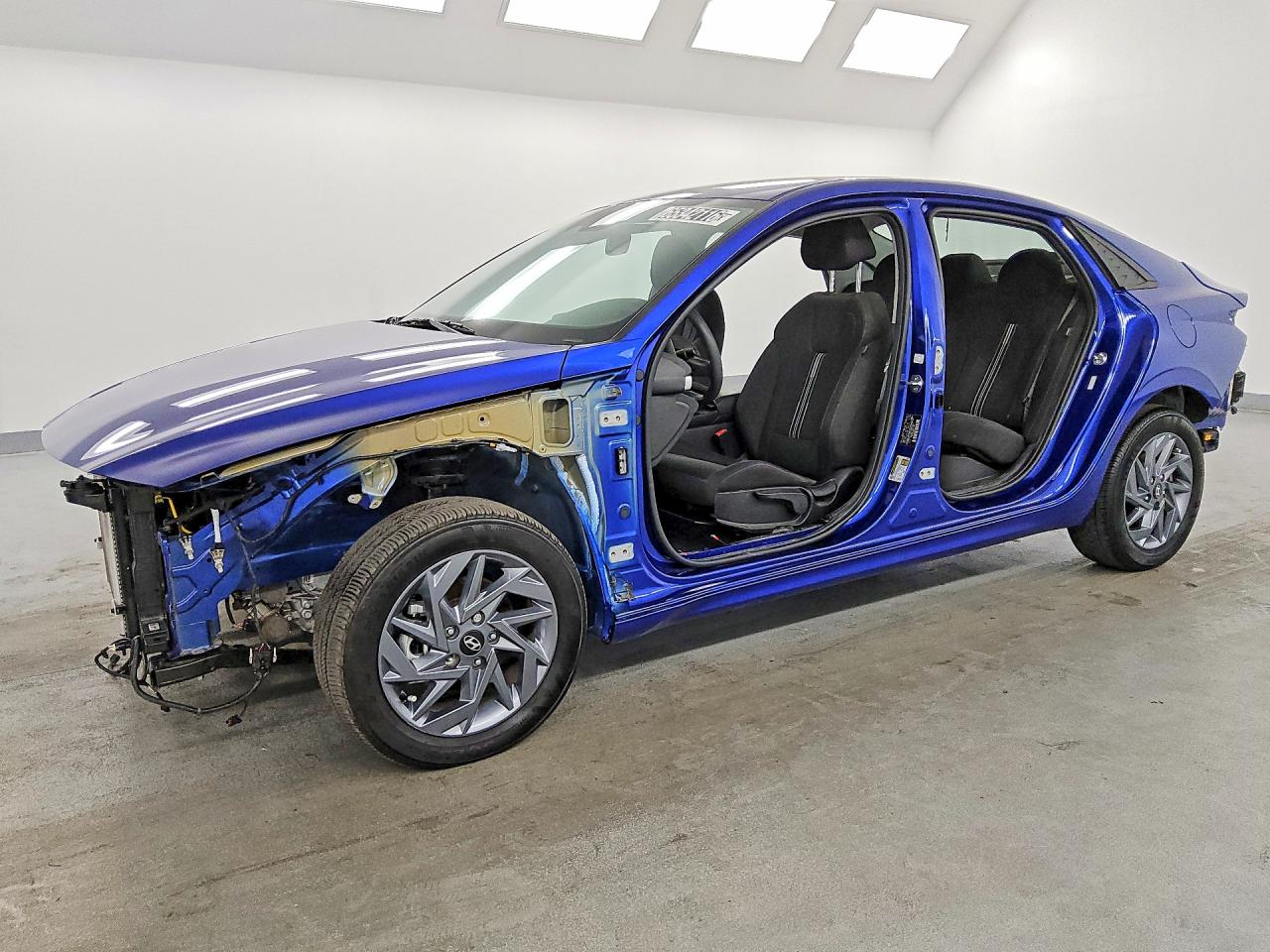 2024 HYUNDAI ELANTRA BLUE