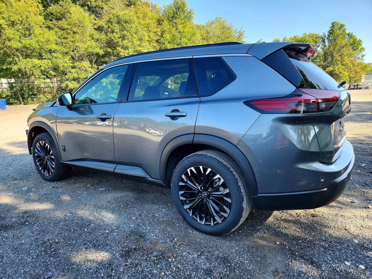 2026 NISSAN ROGUE DARK ARMOR — снимка 2
