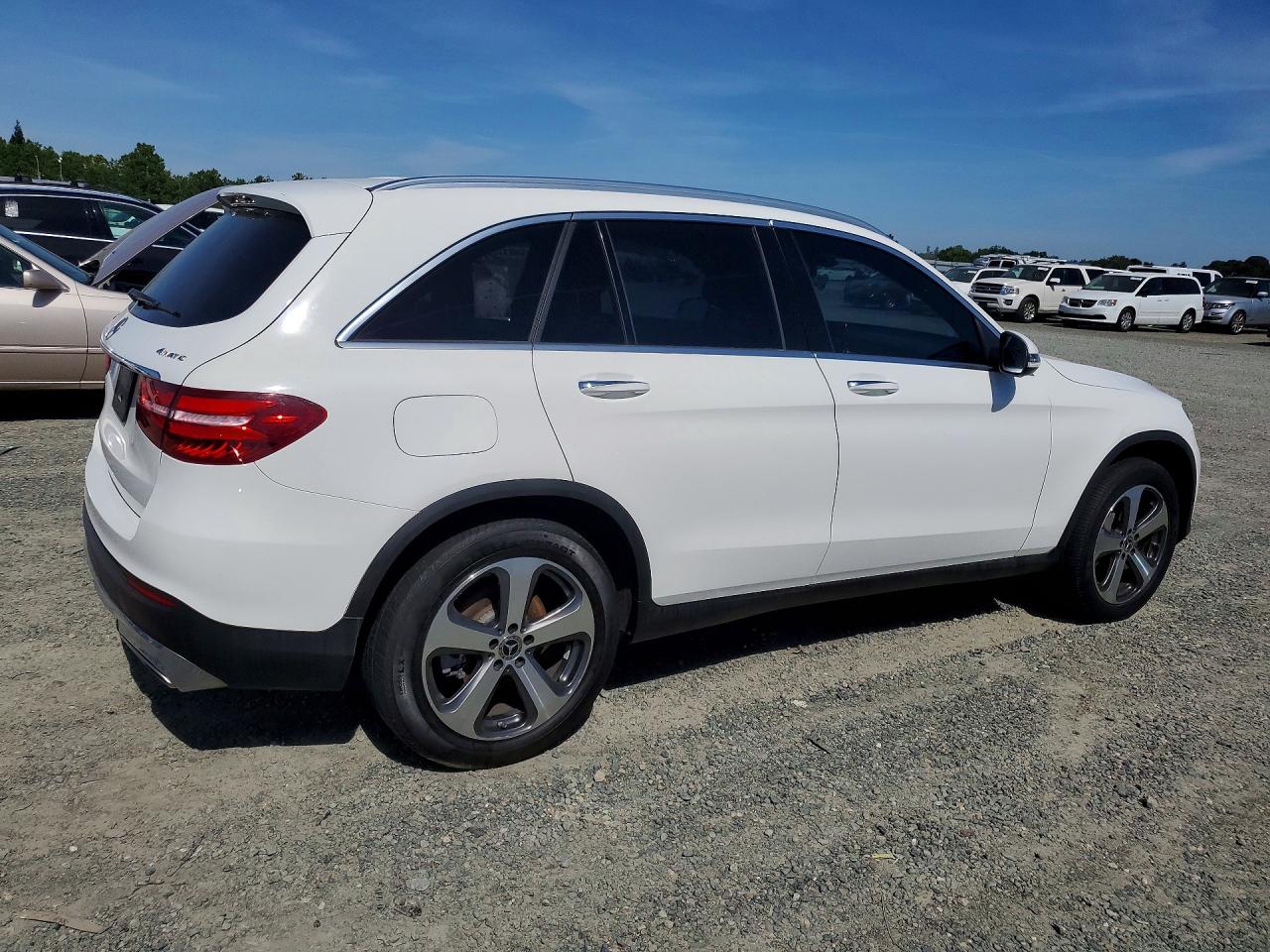 2018 MERCEDES-BENZ GLC 300 4MATIC — снимка 3