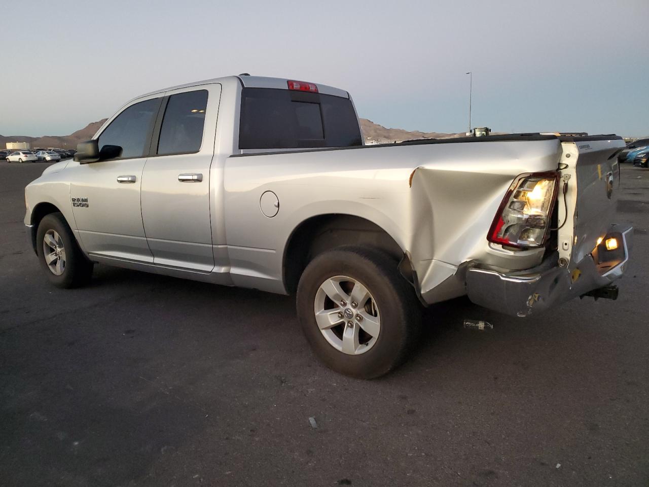 2018 RAM 1500 SLT — снимка 2