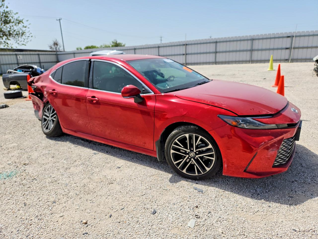 2026 TOYOTA CAMRY XLE — снимка 4