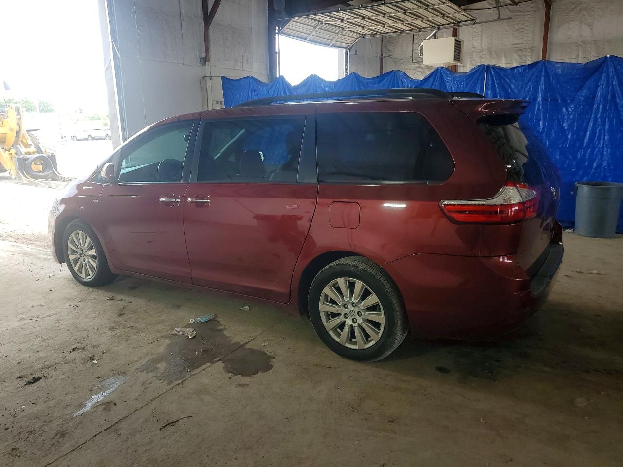 2017 TOYOTA SIENNA XLE 7-PASSENGER — снимка 2