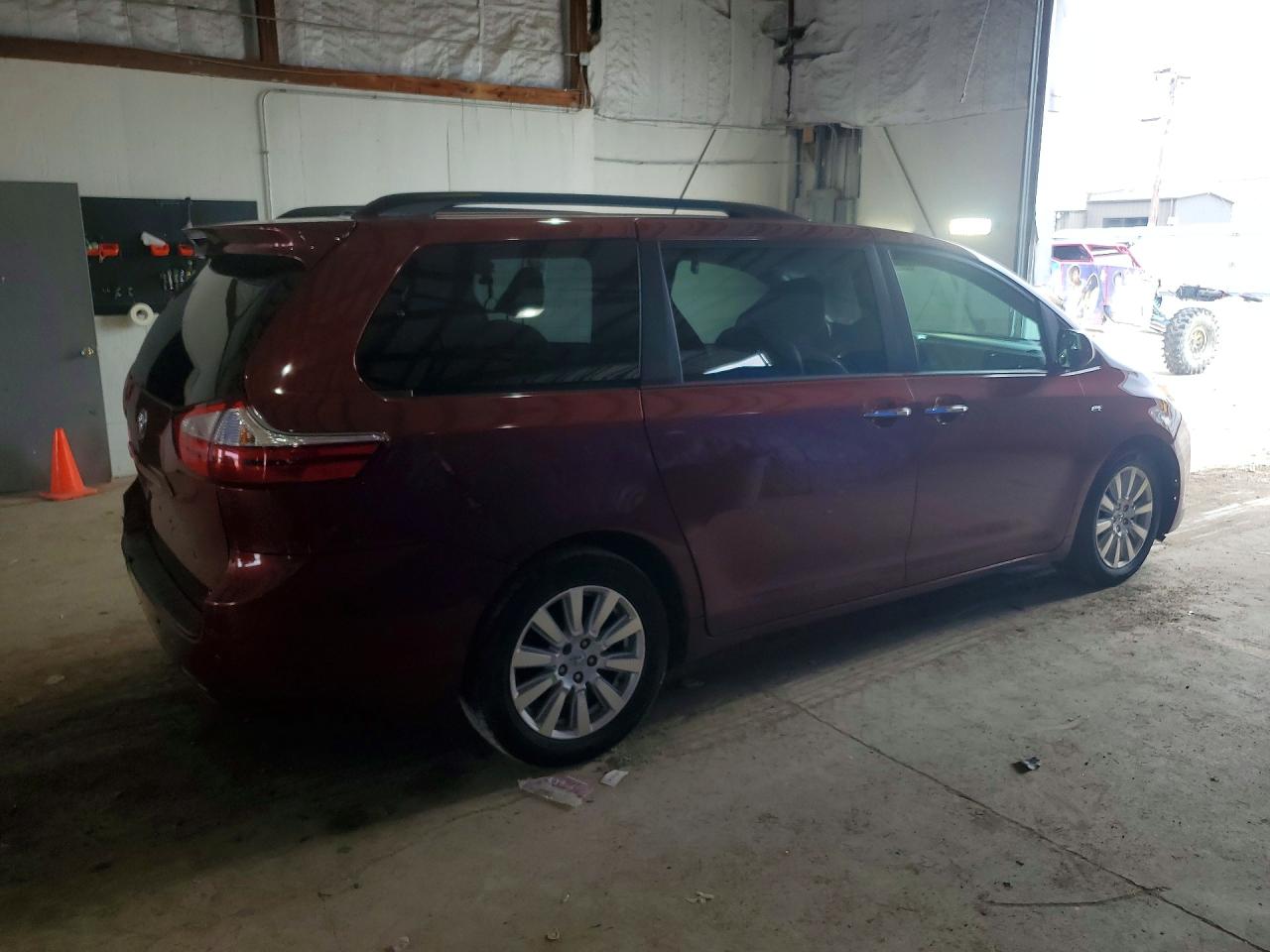 2017 TOYOTA SIENNA XLE 7-PASSENGER — снимка 3