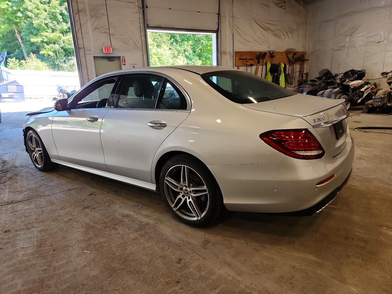2019 MERCEDES-BENZ E 300 4MATIC — снимка 2