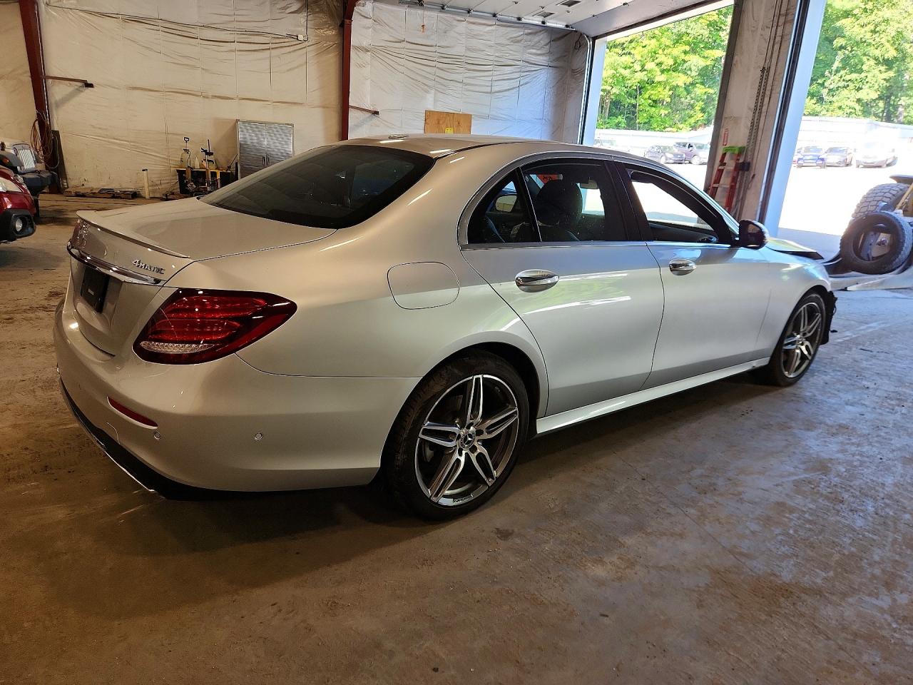 2019 MERCEDES-BENZ E 300 4MATIC — снимка 3