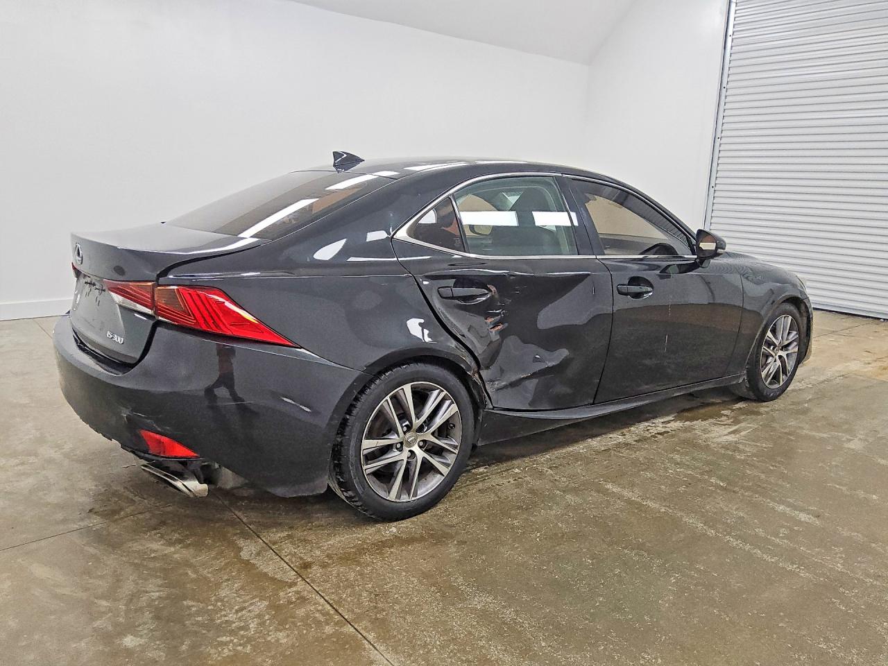 2018 LEXUS IS 300 — снимка 3