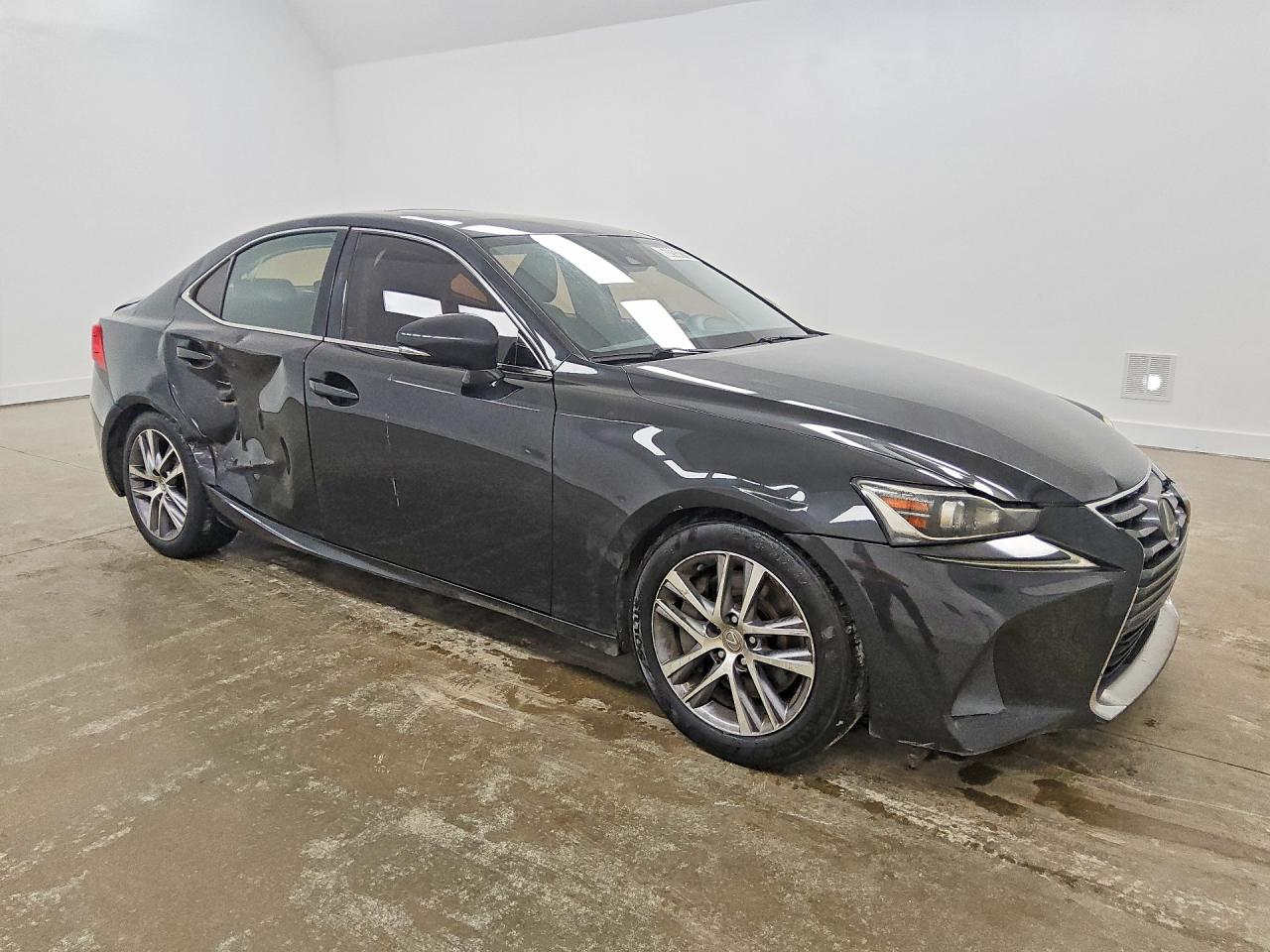 2018 LEXUS IS 300 — снимка 4