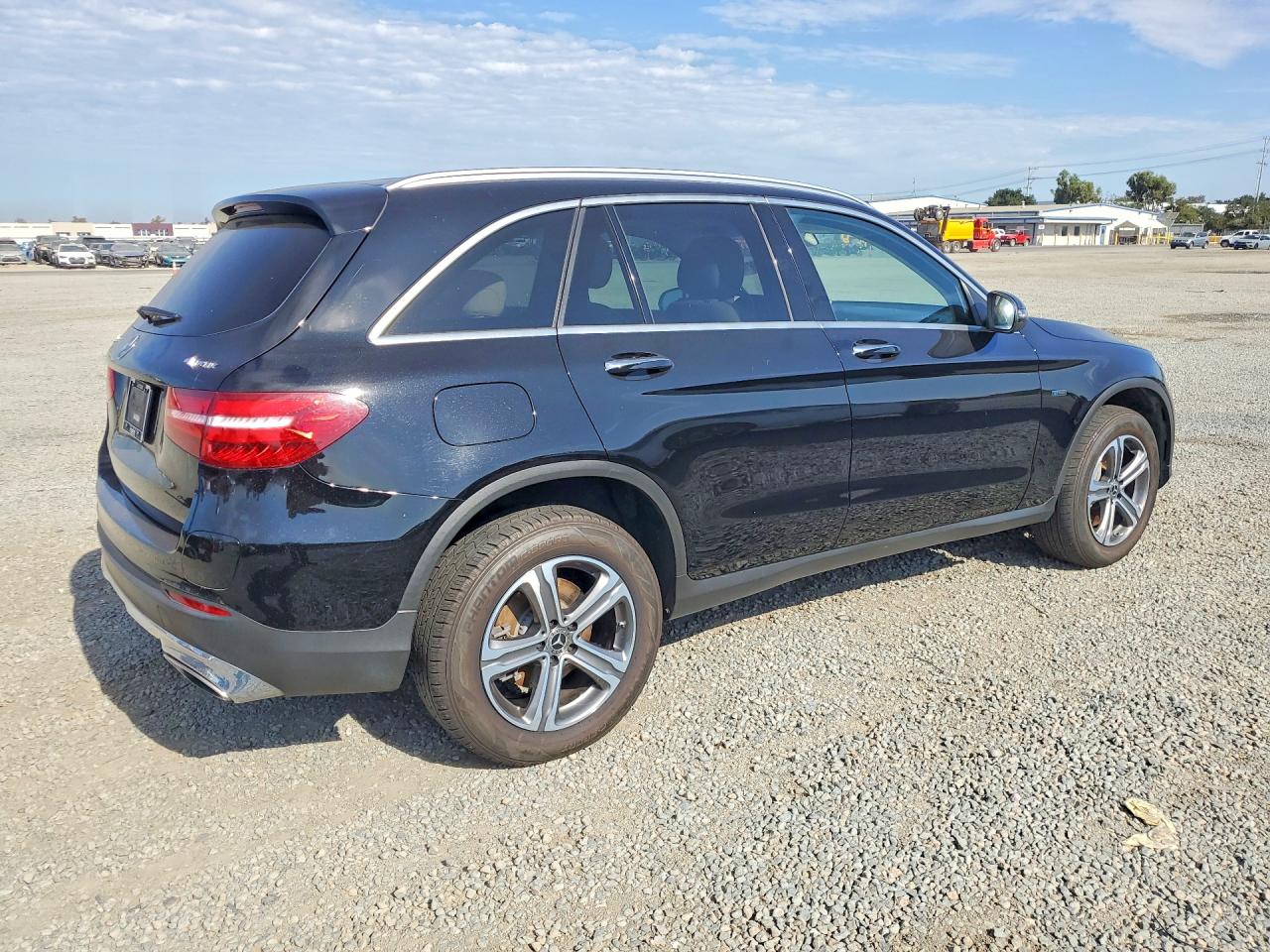 2019 MERCEDES-BENZ GLC 350E — снимка 3