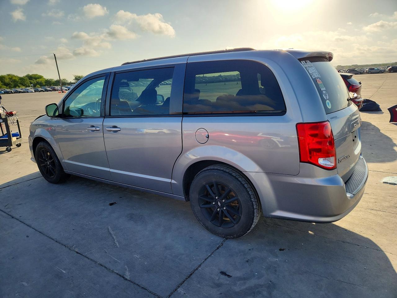2019 DODGE GRAND CARAVAN SE — снимка 2