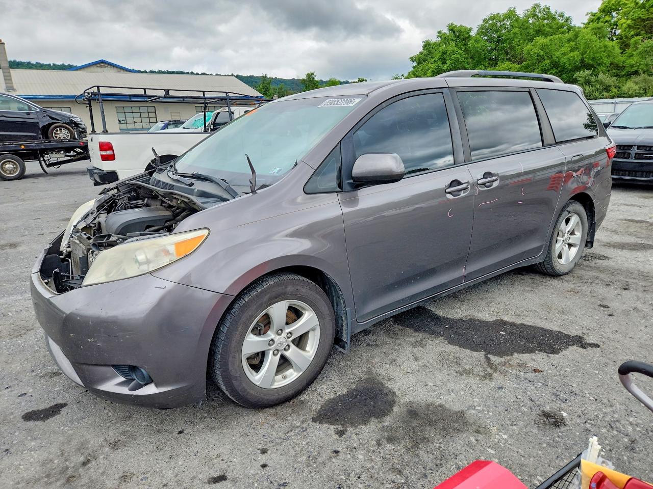 2017 TOYOTA SIENNA LE