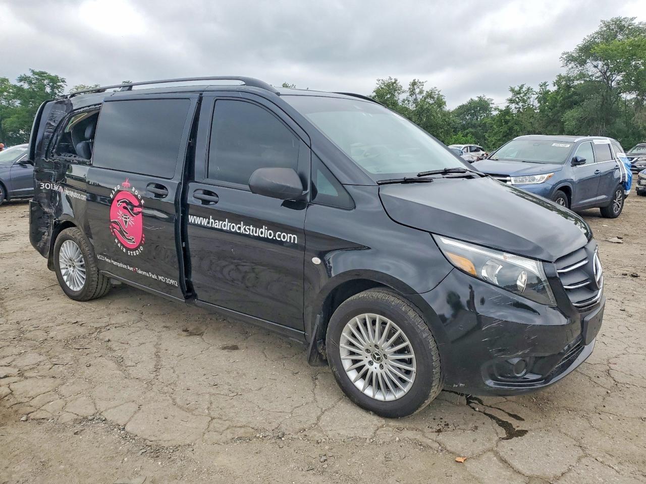 2023 MERCEDES-BENZ METRIS