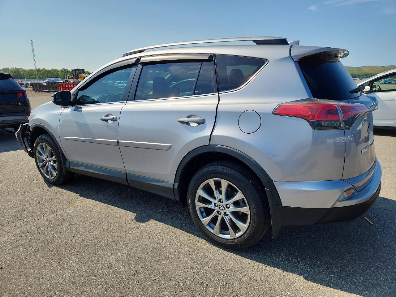 2017 TOYOTA RAV4 LE — снимка 2