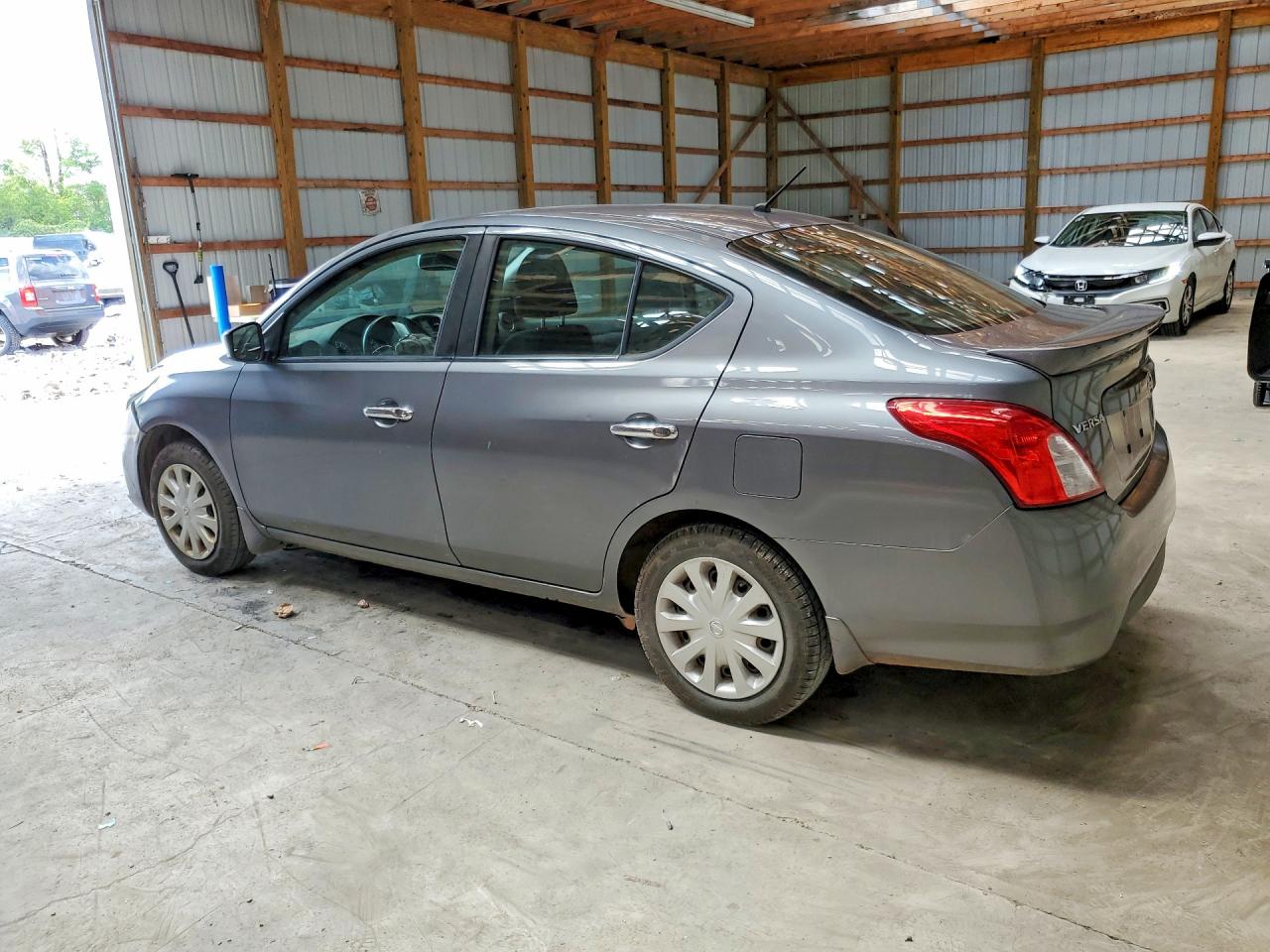2017 NISSAN VERSA 1.6 SV — снимка 2