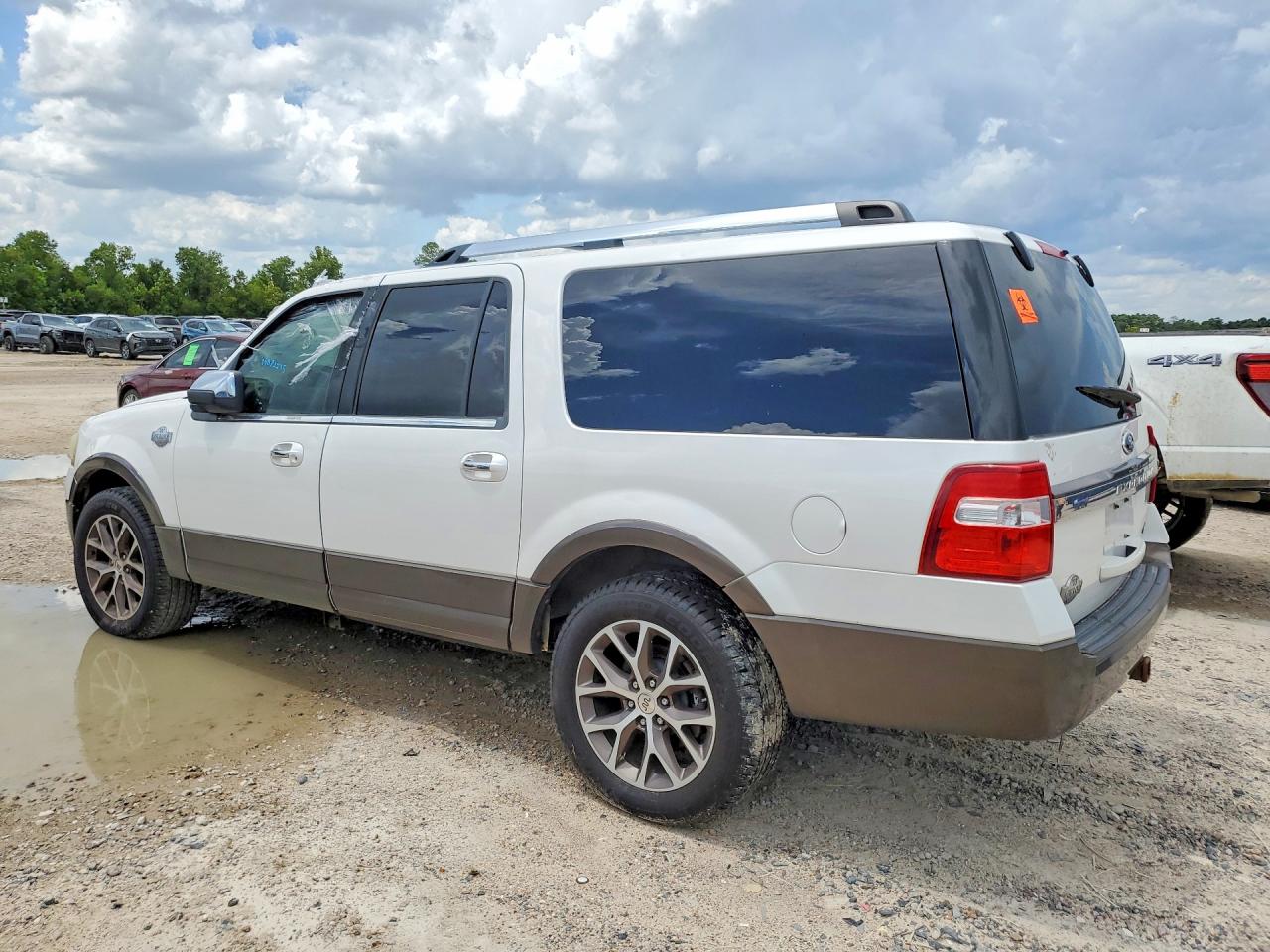 2015 FORD EXPEDITION EL XLT — снимка 2