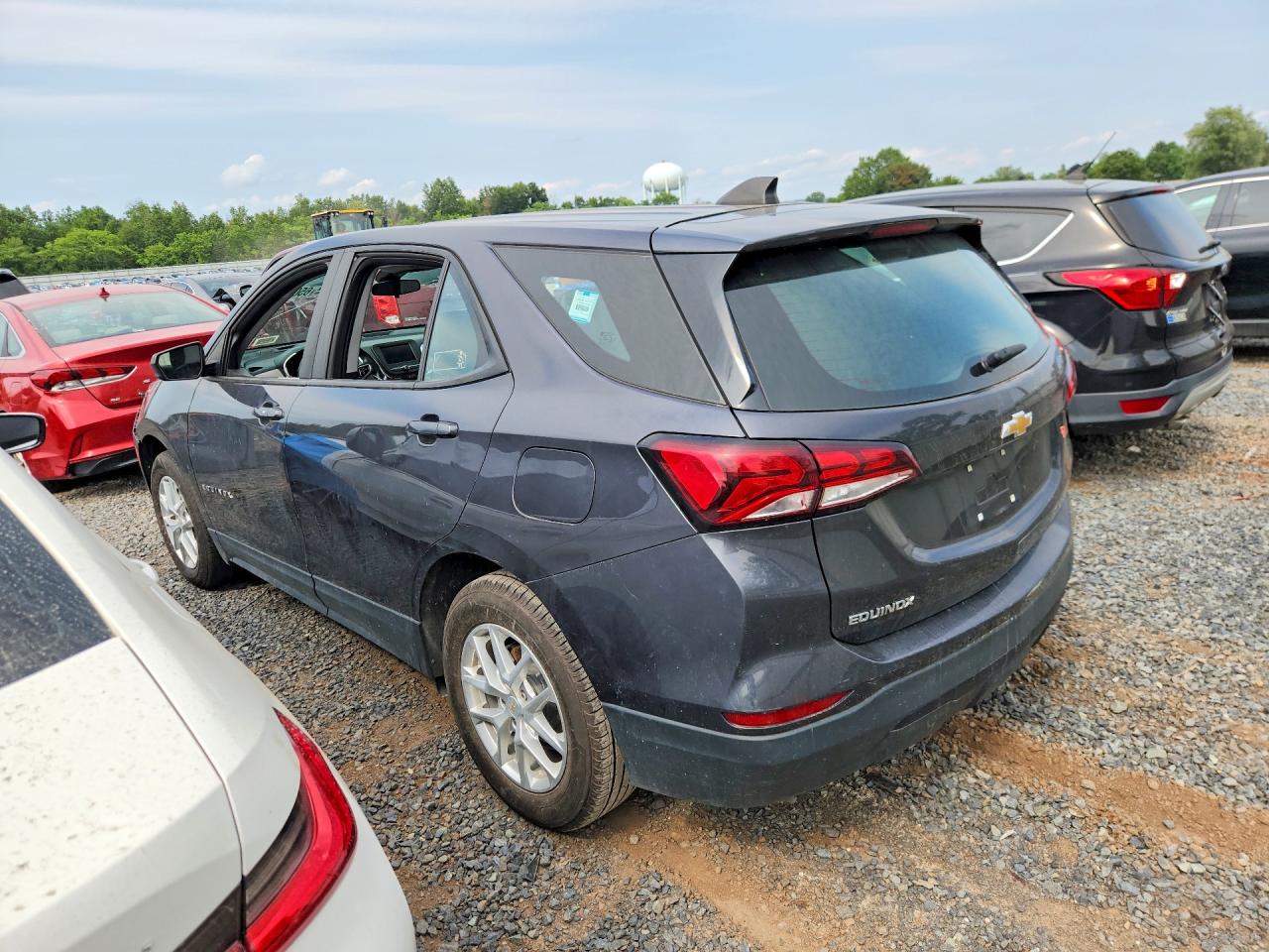 2022 CHEVROLET EQUINOX LS — снимка 2