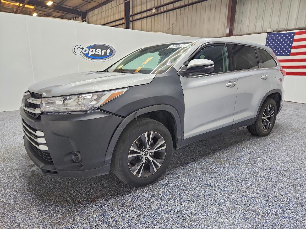 2019 TOYOTA HIGHLANDER LE