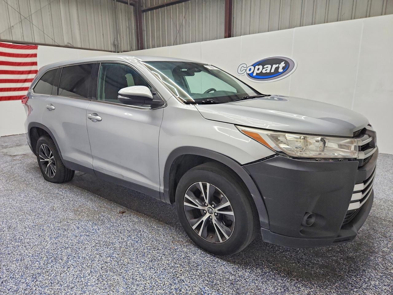2019 TOYOTA HIGHLANDER LE — снимка 4