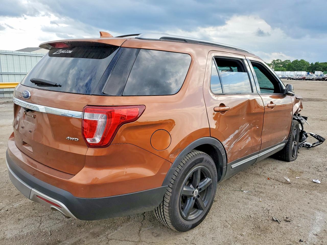 2017 FORD EXPLORER XLT — снимка 3