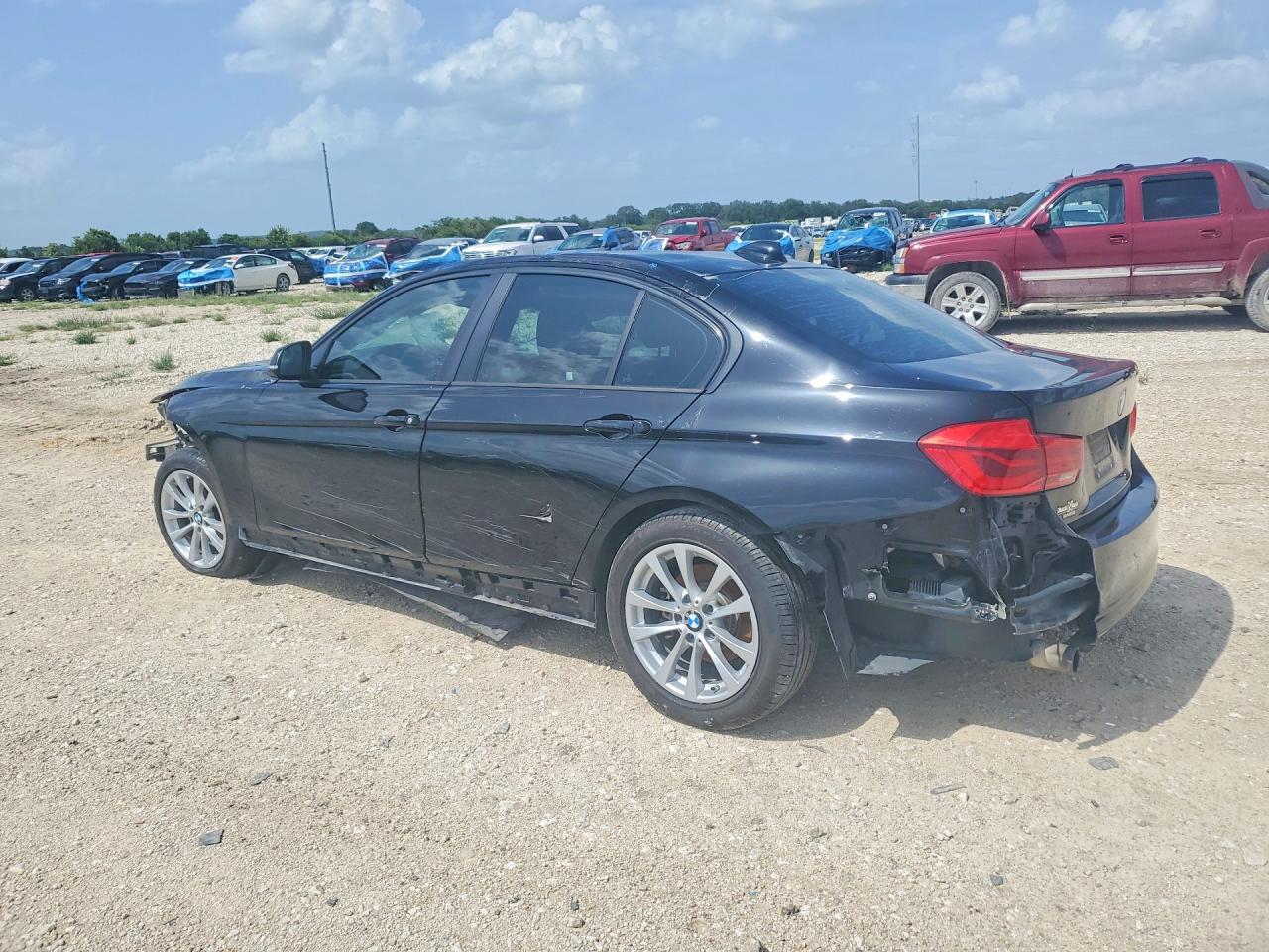 2017 BMW 320 I — снимка 2