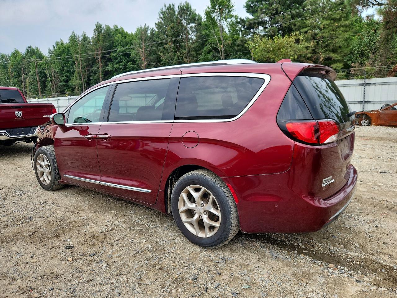 2017 CHRYSLER PACIFICA LIMITED — снимка 2