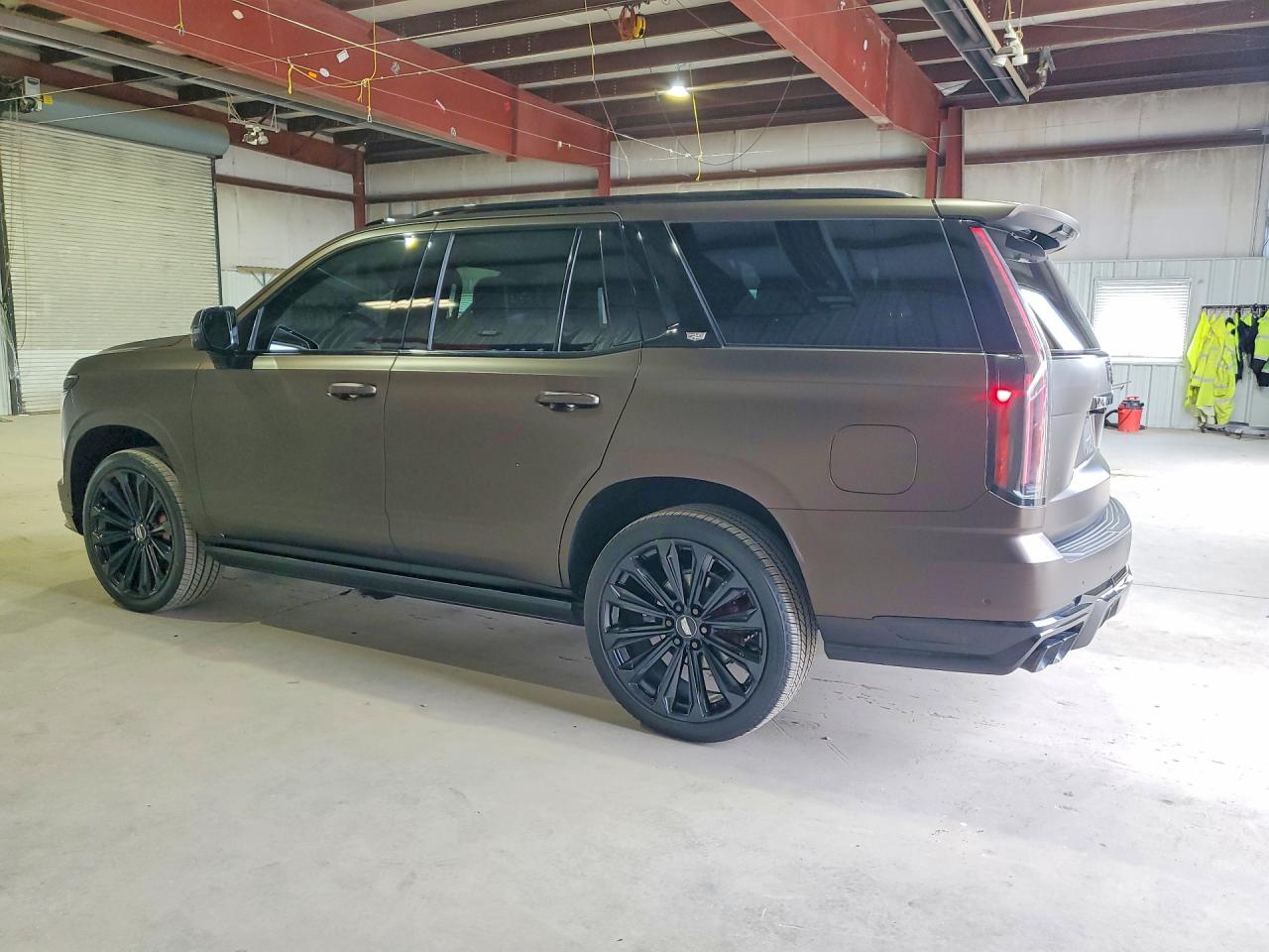 2025 CADILLAC ESCALADE V — снимка 2