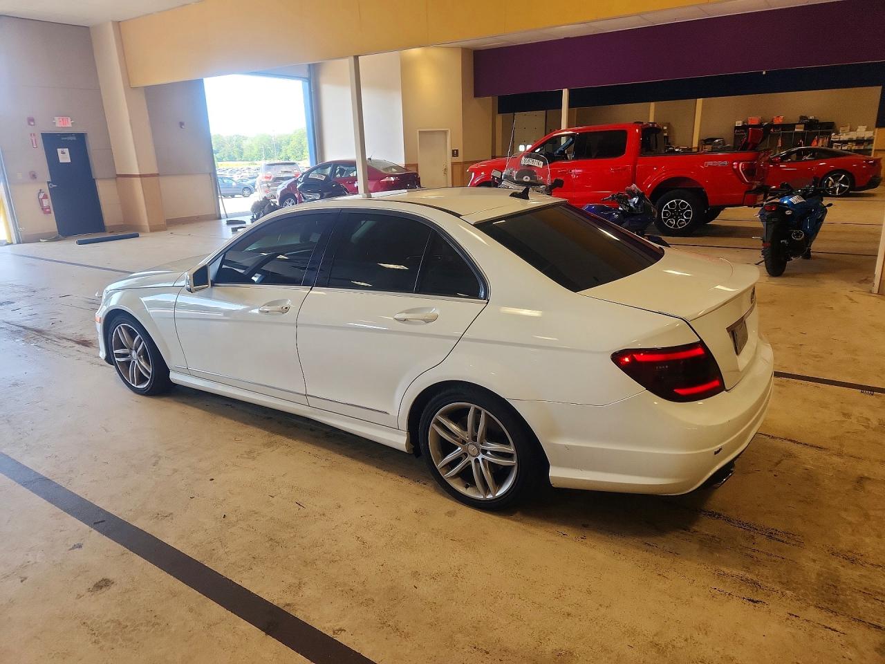 2013 MERCEDES-BENZ C 300 4MATIC — снимка 2