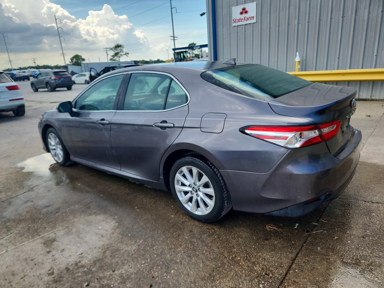 2019 TOYOTA CAMRY LE — снимка 2