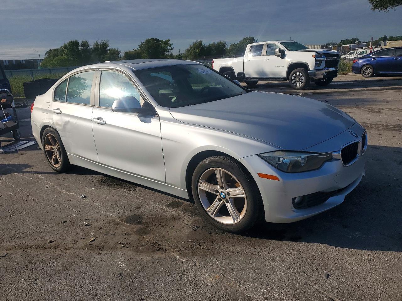 2013 BMW 320 I — снимка 4