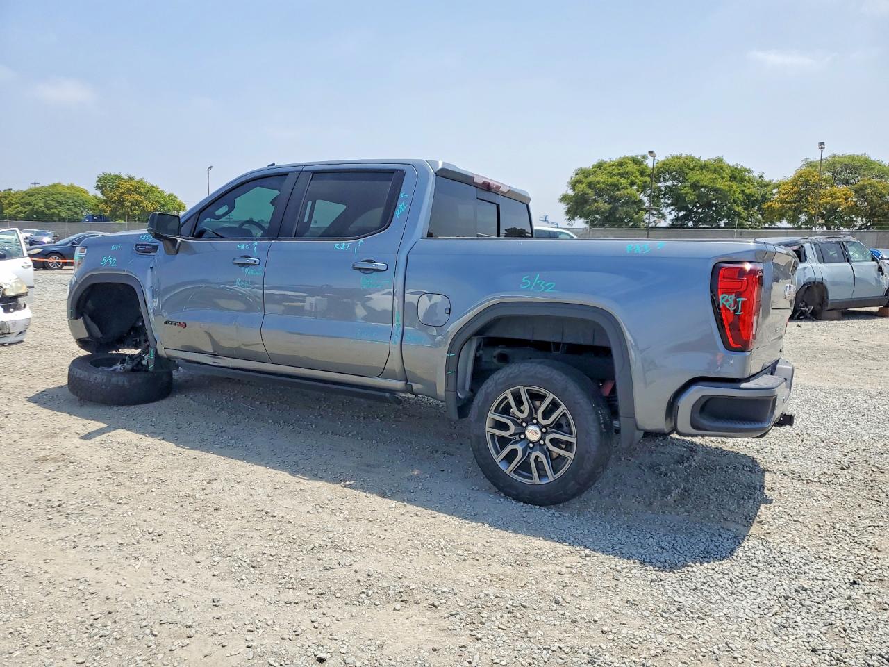 2021 GMC SIERRA K1500 AT4 — снимка 2