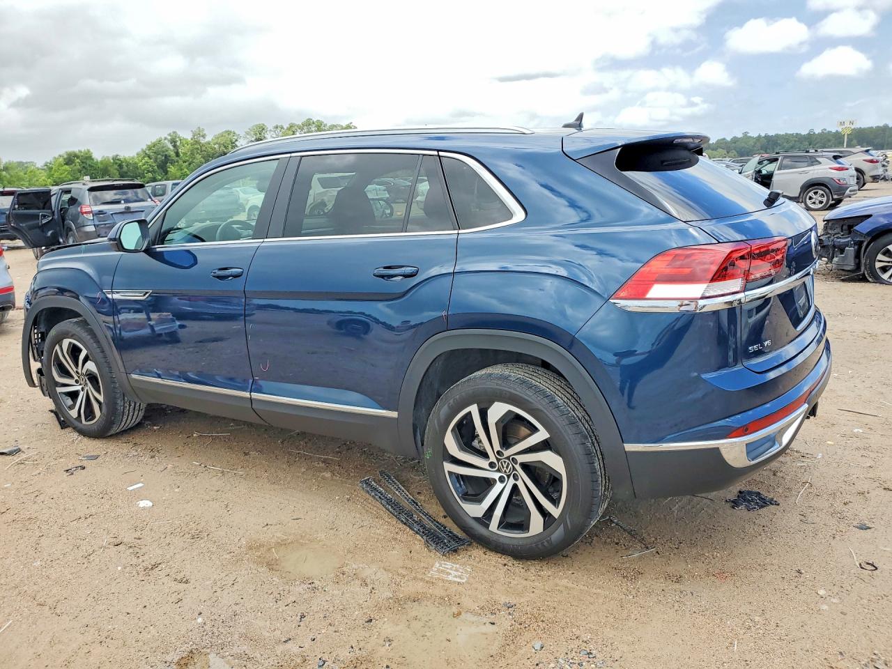2023 VOLKSWAGEN ATLAS CROSS SPORT SEL — снимка 2