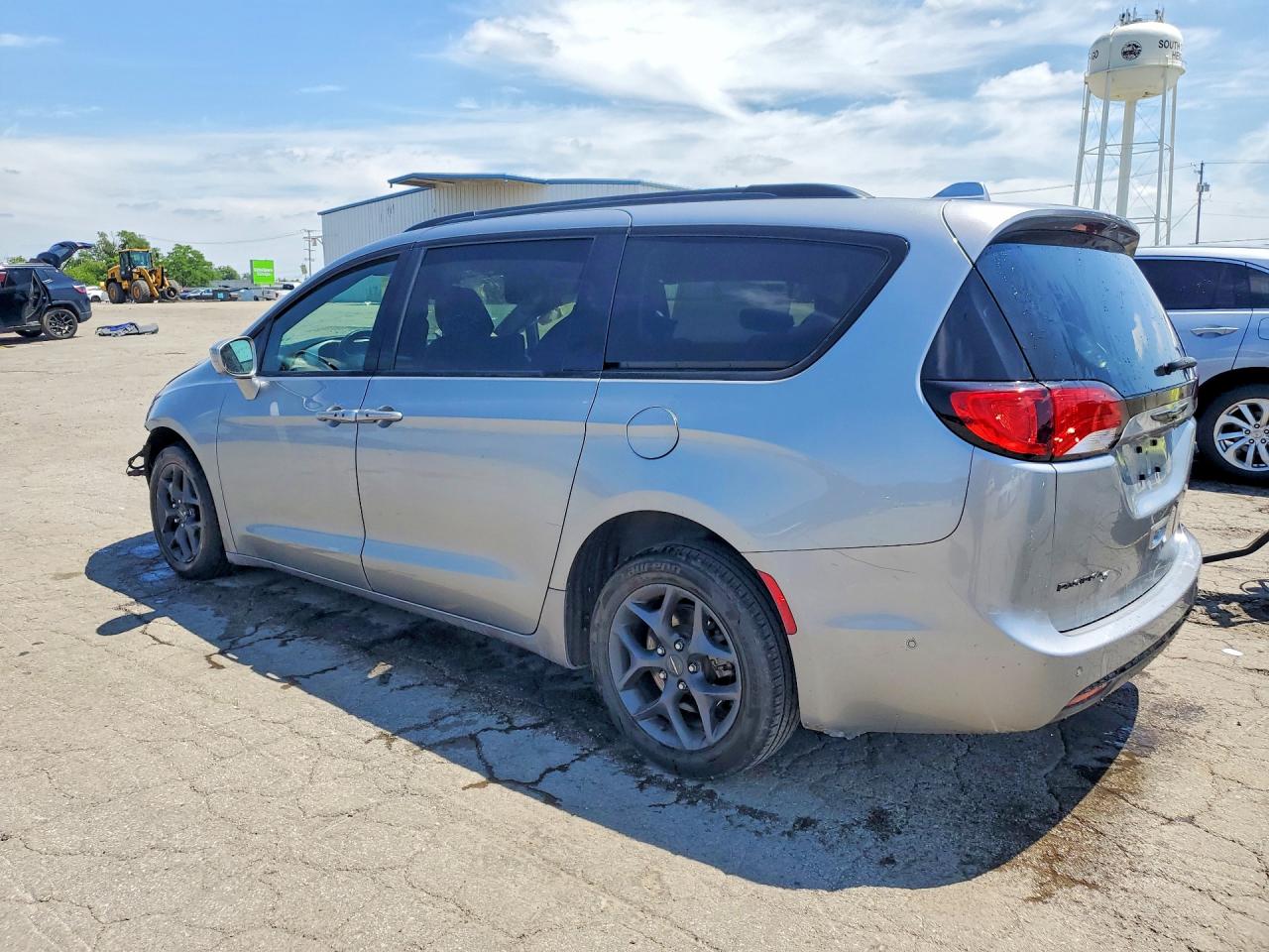 2020 CHRYSLER PACIFICA TOURING L PLUS — снимка 2