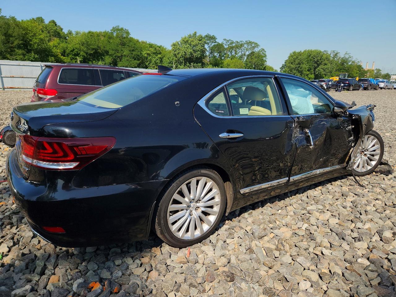 2017 LEXUS LS 460 — снимка 3