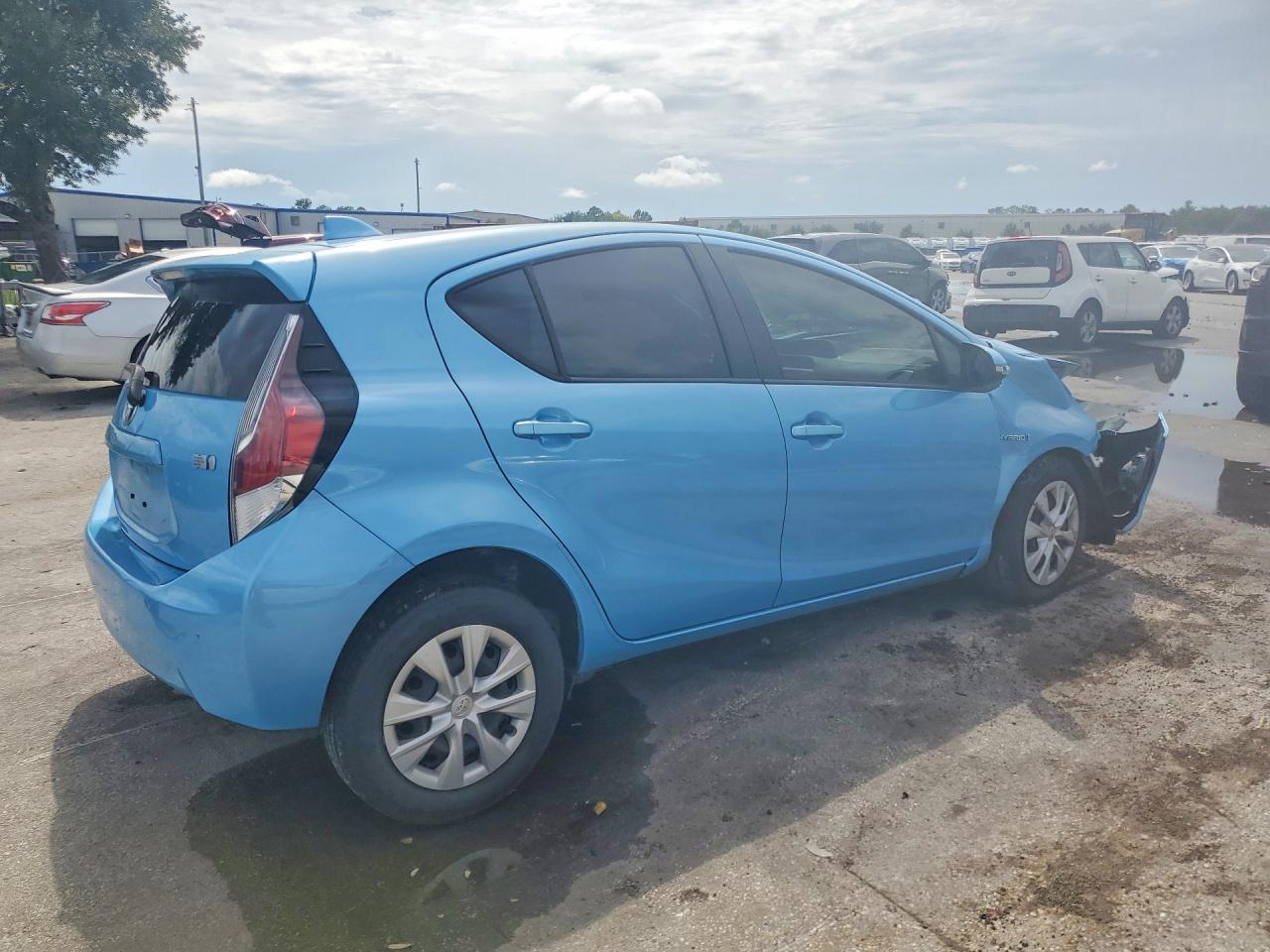 2015 TOYOTA PRIUS C TWO — снимка 3