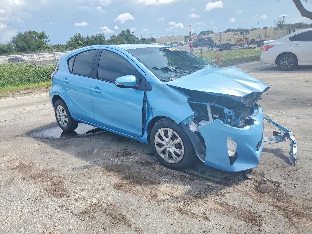 2015 TOYOTA PRIUS C TWO — снимка 4