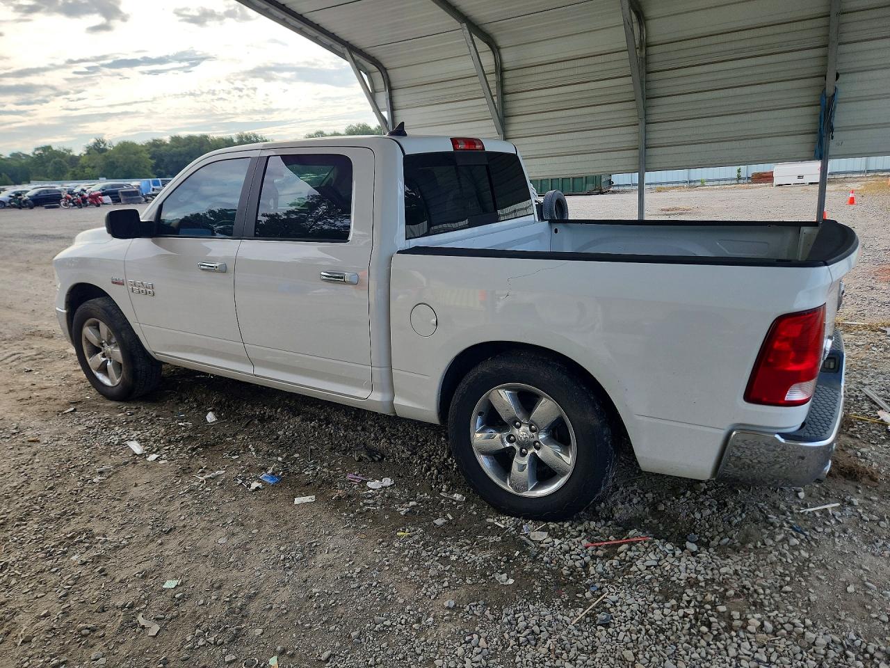 2017 RAM 1500 SLT — снимка 2