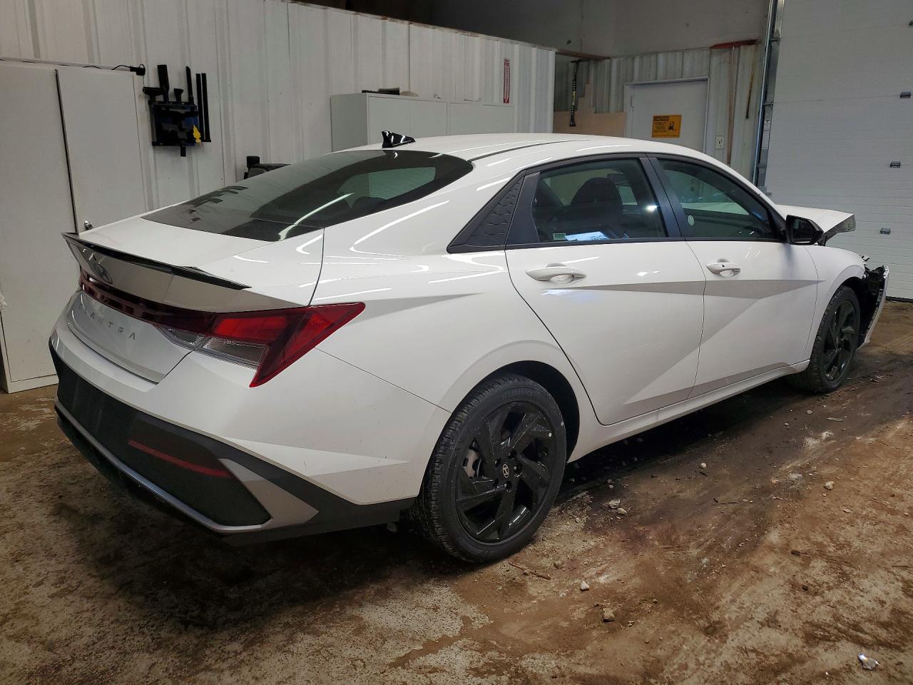 2026 HYUNDAI ELANTRA SEL SPORT — снимка 3