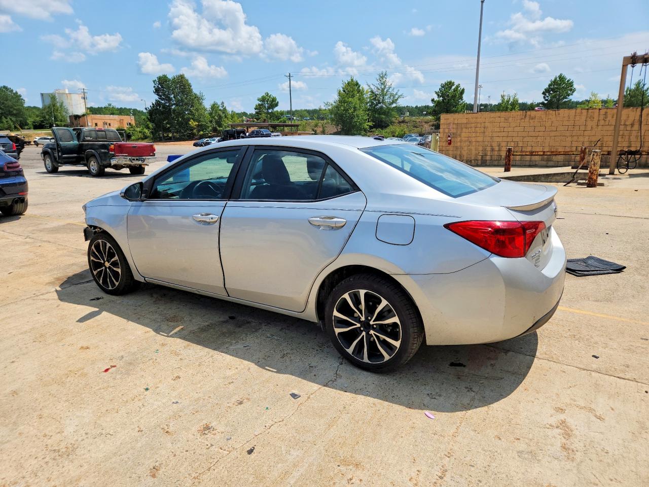 2017 TOYOTA COROLLA SE — снимка 2
