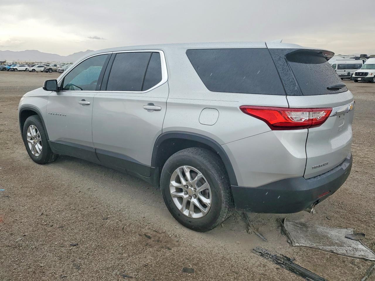 2019 CHEVROLET TRAVERSE LS — снимка 2