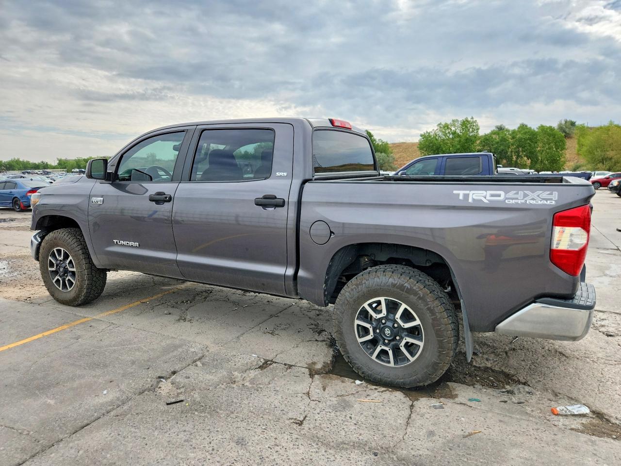 2015 TOYOTA TUNDRA SR5 — снимка 2