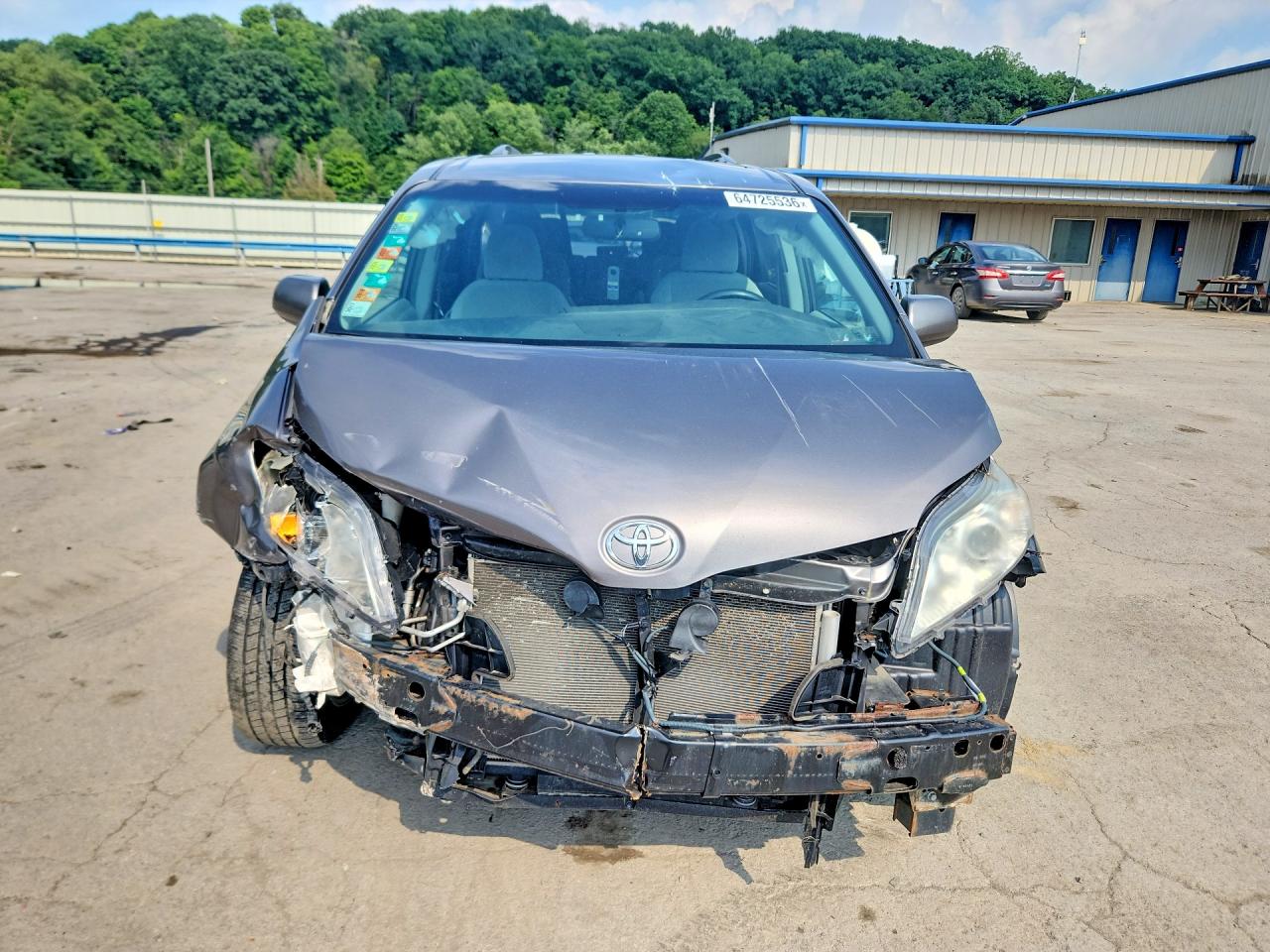 2017 TOYOTA SIENNA LE — снимка 5